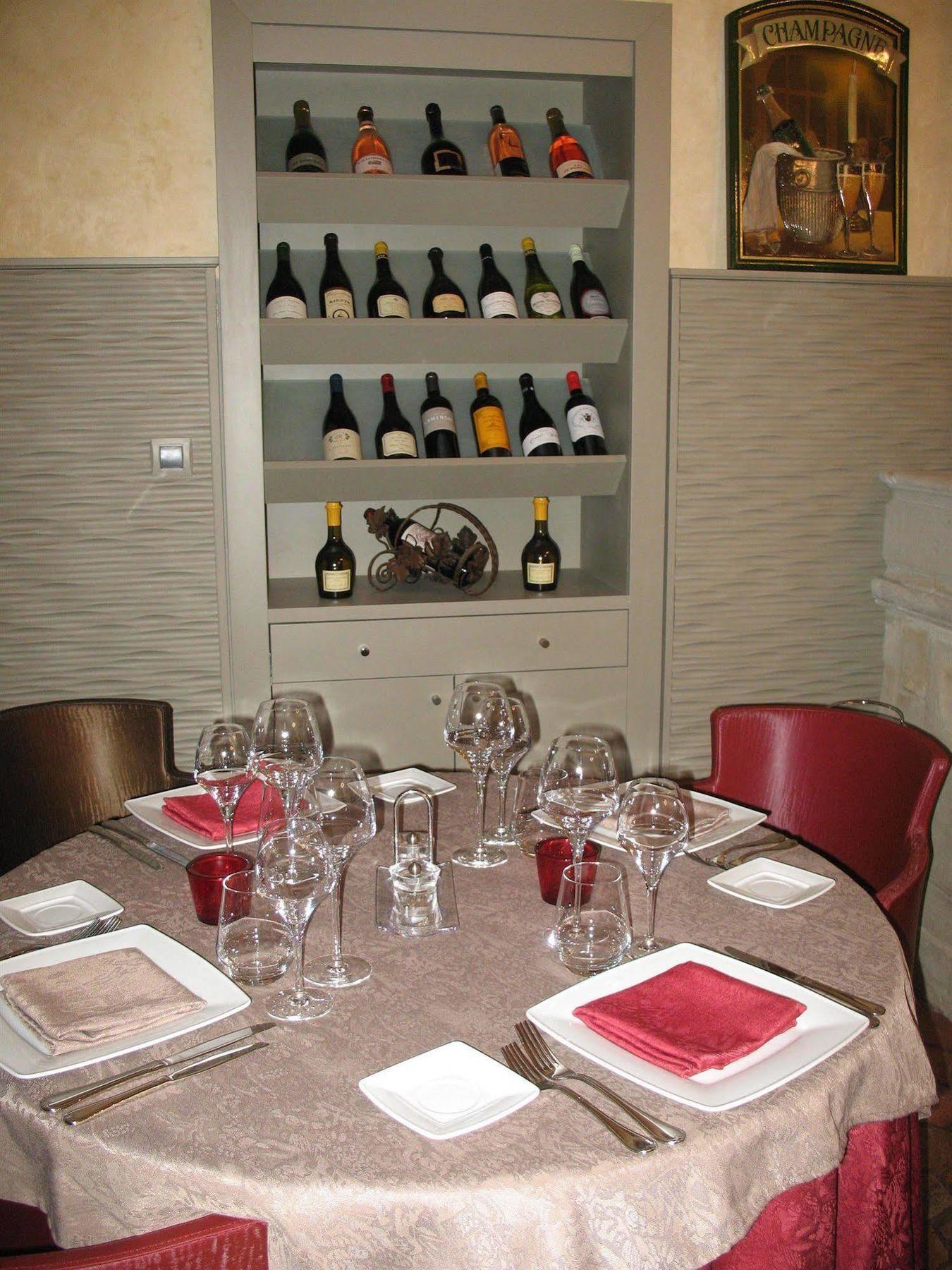 Logis Hotel Le Relais Louis XI Meung-sur-Loire Kültér fotó